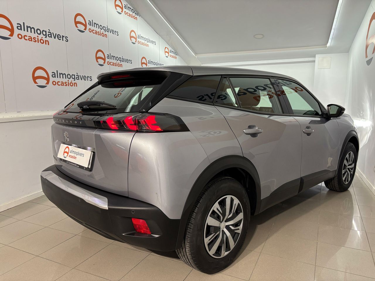 peugeot 2008 2023 / foto grande (2)