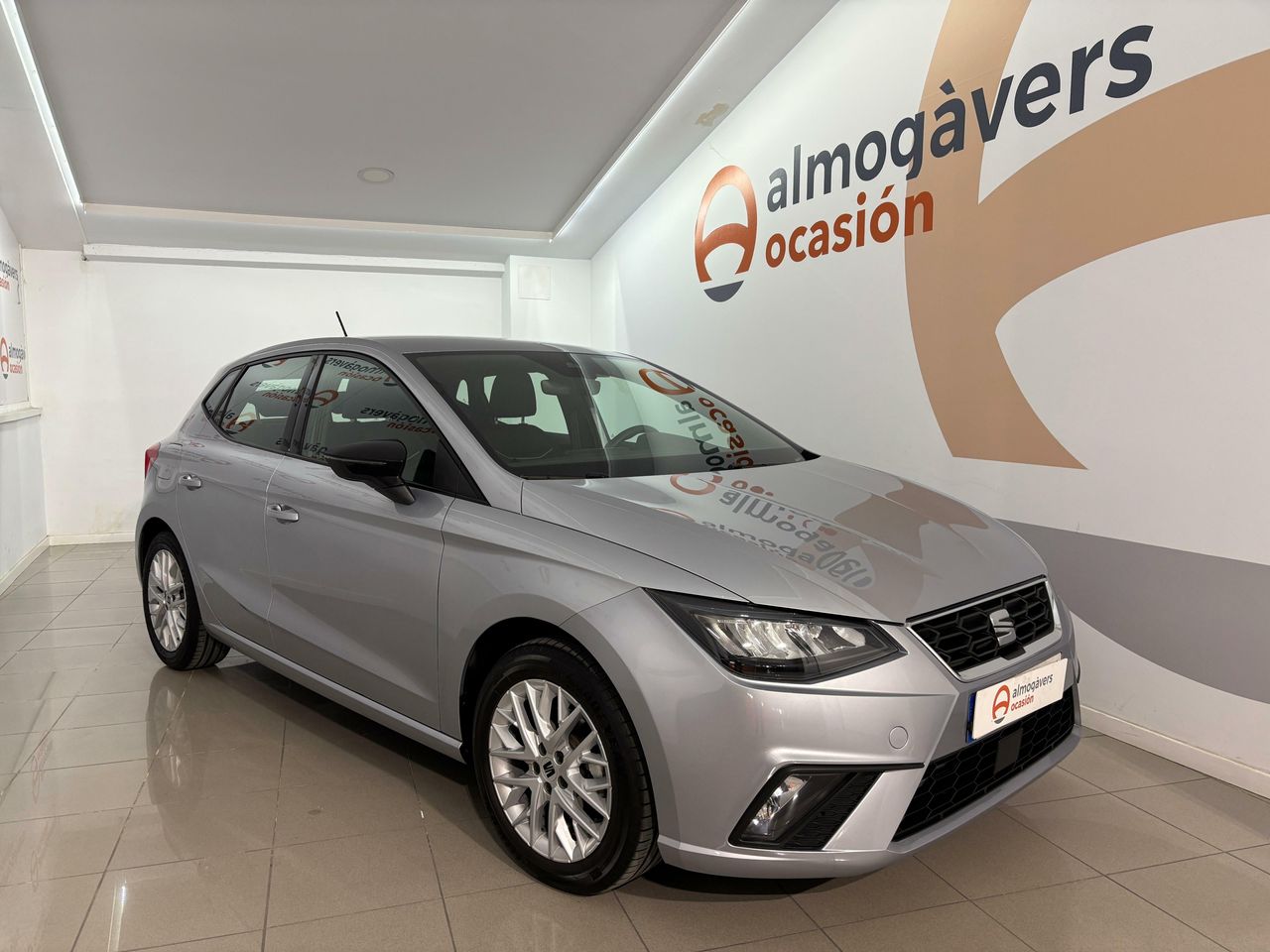 Alquiler de camiones de mudanza en barcelona  en Barcelona - seat ibiza 2023 /