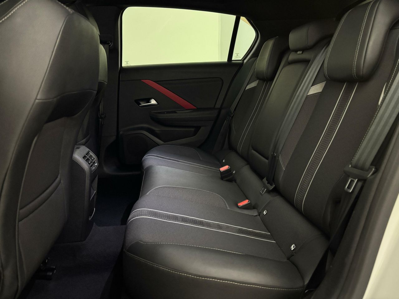 Opel Astra 1.2T XHT 96KW GS-LINE GAS 5P - foto 6