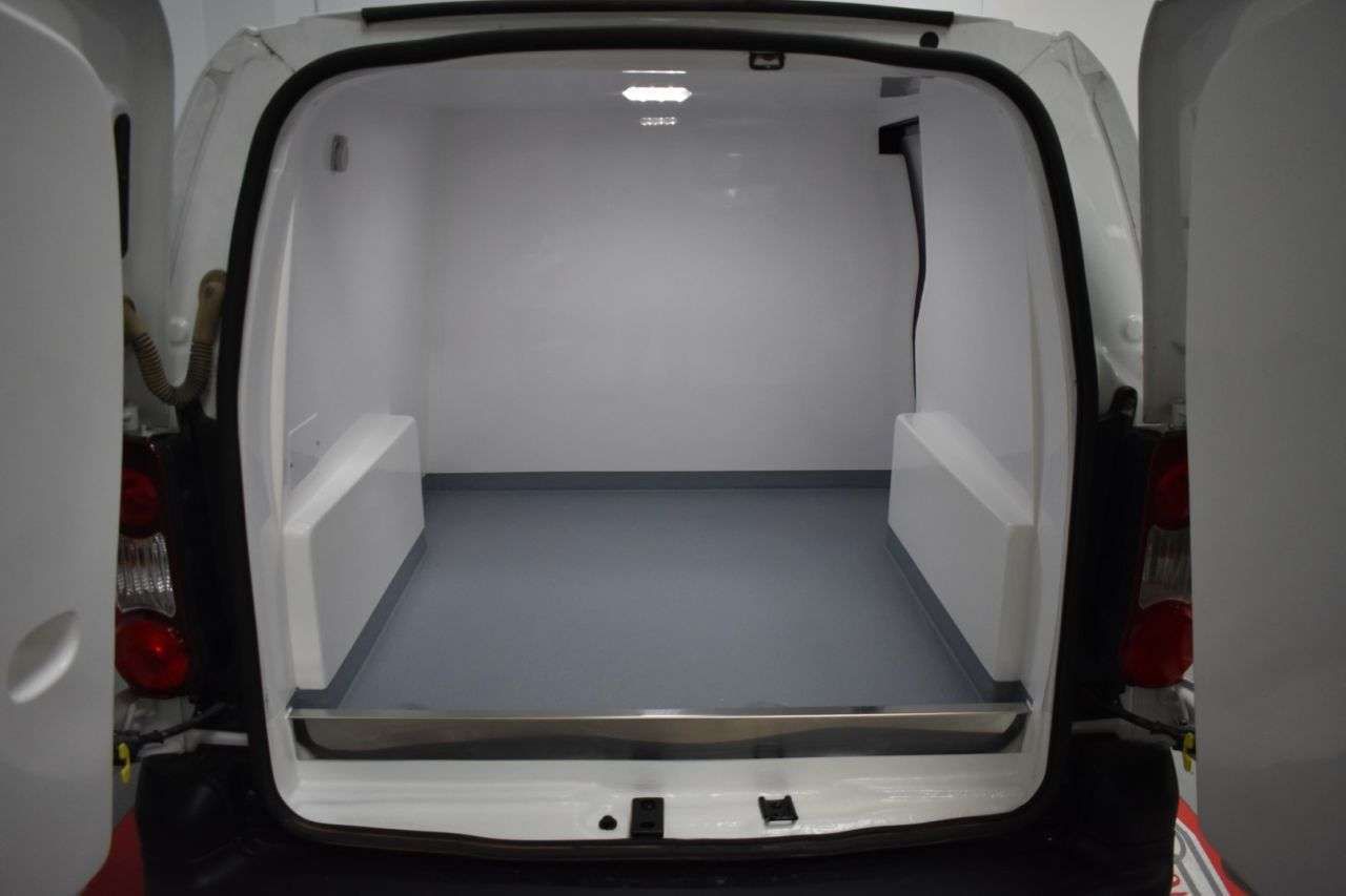 CITROEN BERLINGO FURGÓN IR L1 1.5 BLUEHDI 100 CV ISOTERMO RE - foto 11