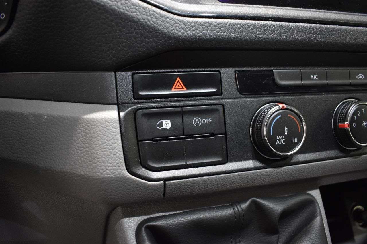 VW CRAFTER FURGÓN 30 L3H2 2.0 TDI 140 CV FWD - foto 16