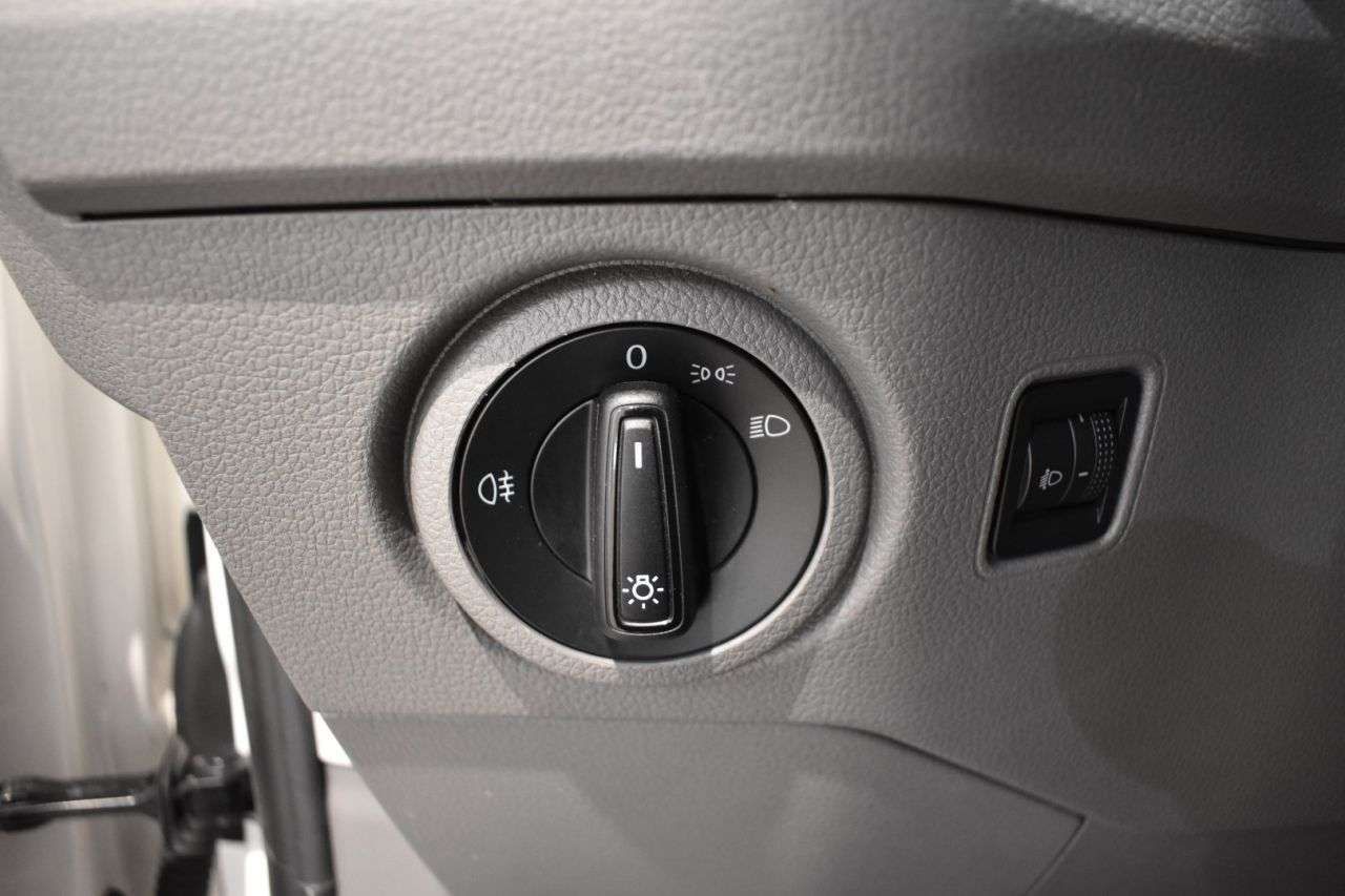 VW CRAFTER FURGÓN 30 L3H2 2.0 TDI 140 CV FWD - foto 20