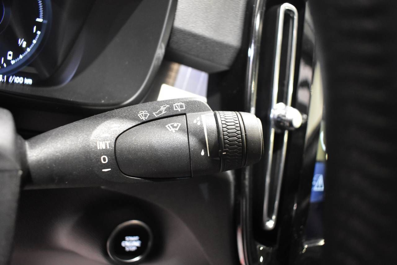 VOLVO XC40 1.5 T5 261 CV 2WD MOMENTUM - foto 33
