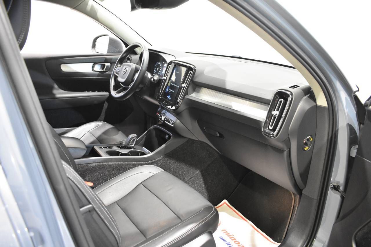 VOLVO XC40 1.5 T5 261 CV 2WD MOMENTUM - foto 17