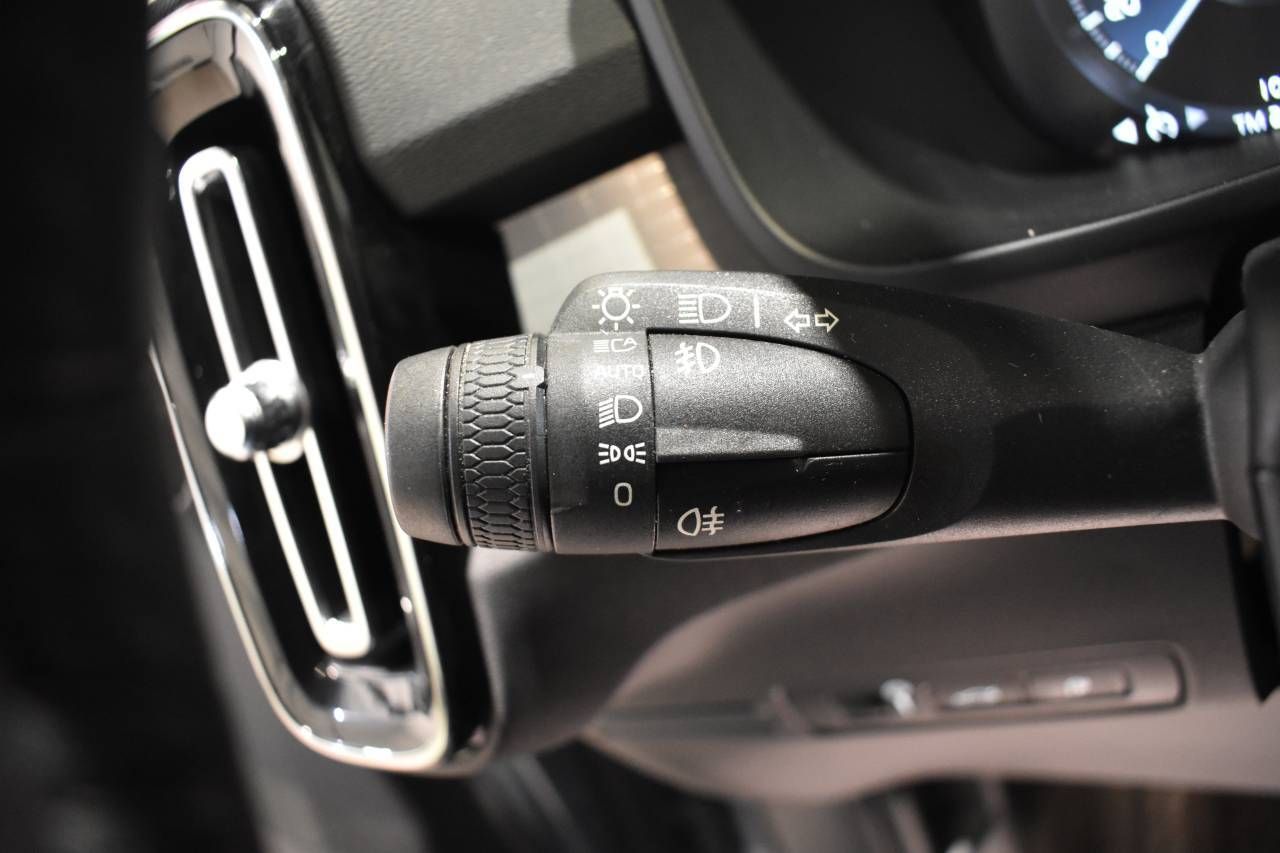 VOLVO XC40 1.5 T5 261 CV 2WD MOMENTUM - foto 32