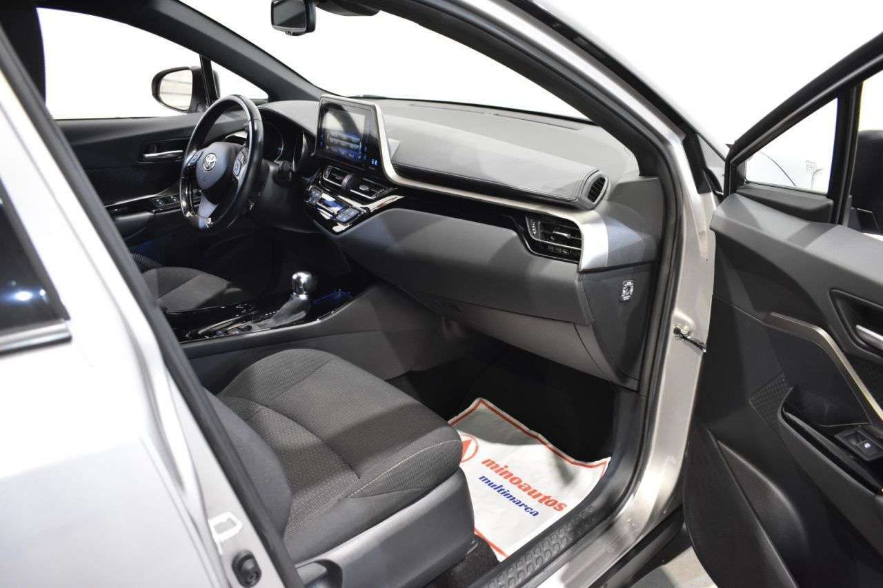 TOYOTA C-HR 1.8 HYBRID 122 CV GRAPHIC - foto 17