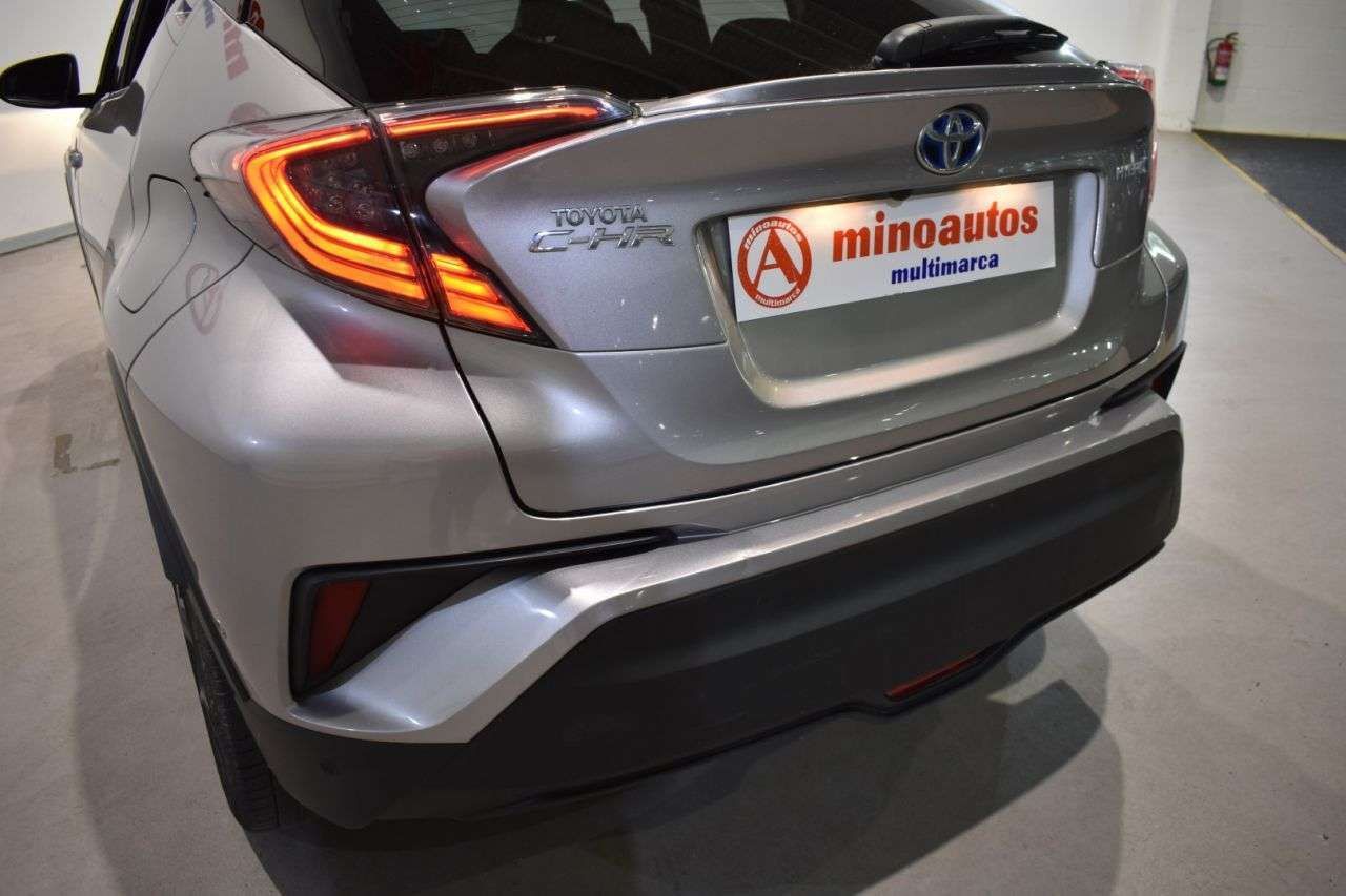 TOYOTA C-HR 1.8 HYBRID 122 CV GRAPHIC - foto 53