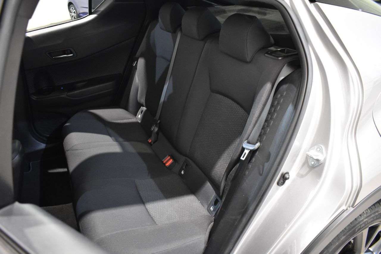 TOYOTA C-HR 1.8 HYBRID 122 CV GRAPHIC - foto 21