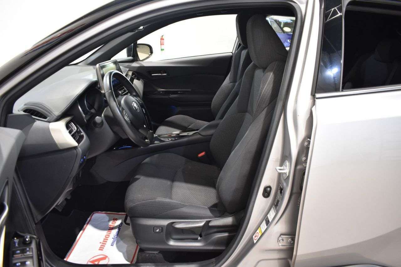 TOYOTA C-HR 1.8 HYBRID 122 CV GRAPHIC - foto 12