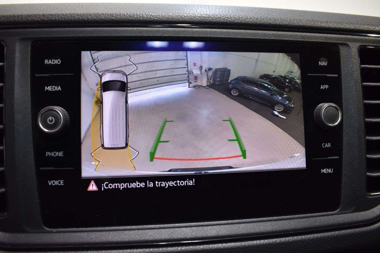 VW CRAFTER FURGÓN 30 L3H2 2.0 TDI 140 CV FWD BUSINESS - foto 18