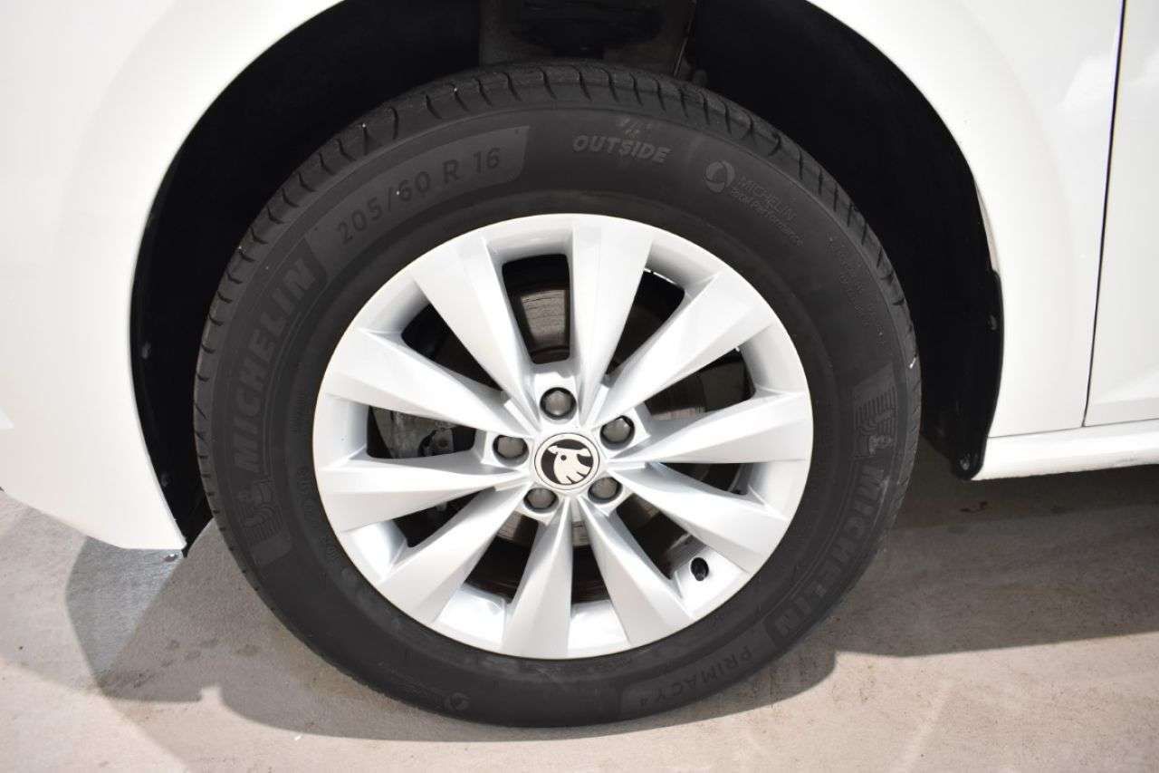 SKODA KAMIQ 1.0 TSI 110 CV DSG7 AMBITION - foto 23