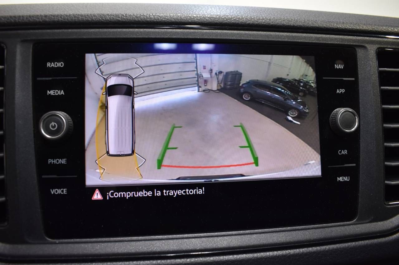 VW CRAFTER FURGÓN 30 L3H2 2.0 TDI 140 CV FWD - foto 18