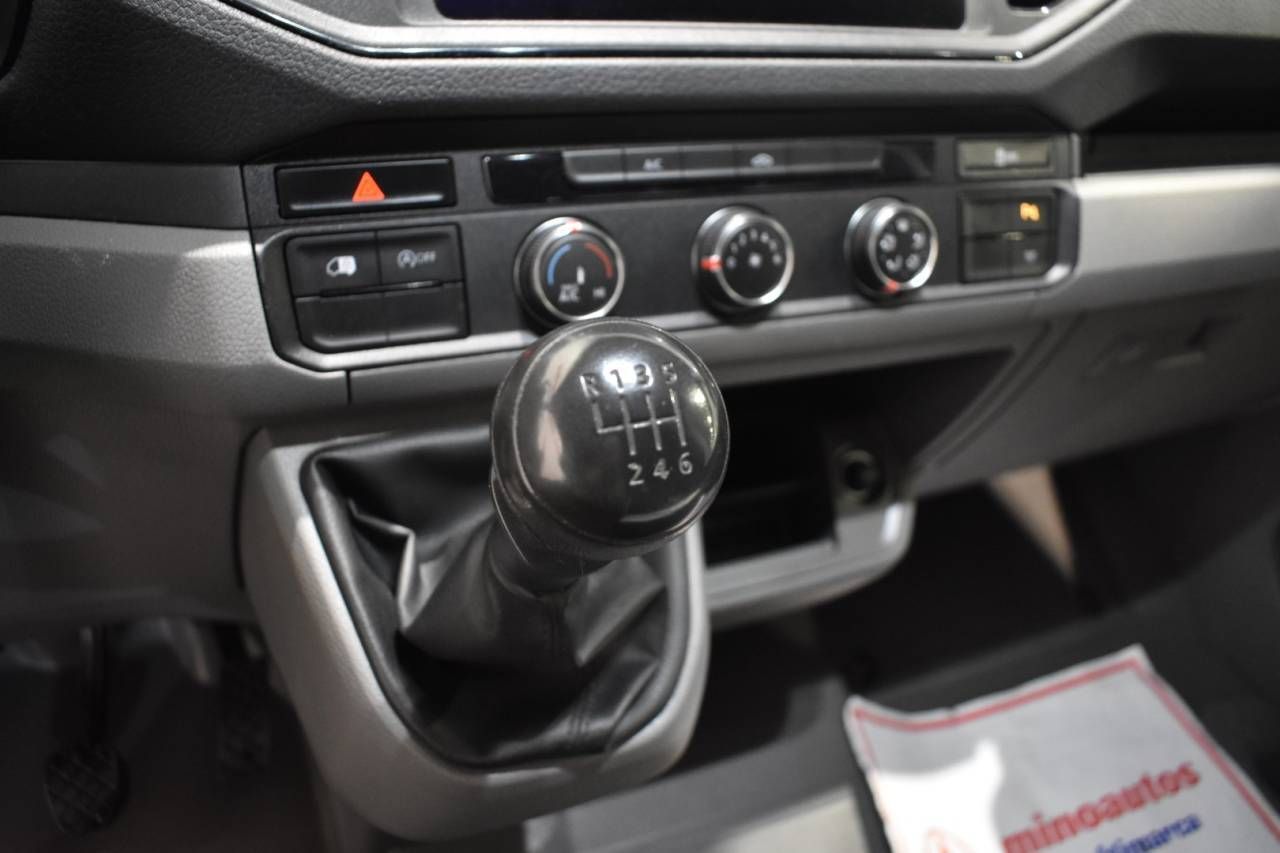 VW CRAFTER FURGÓN 30 L3H2 2.0 TDI 140 CV FWD - foto 22