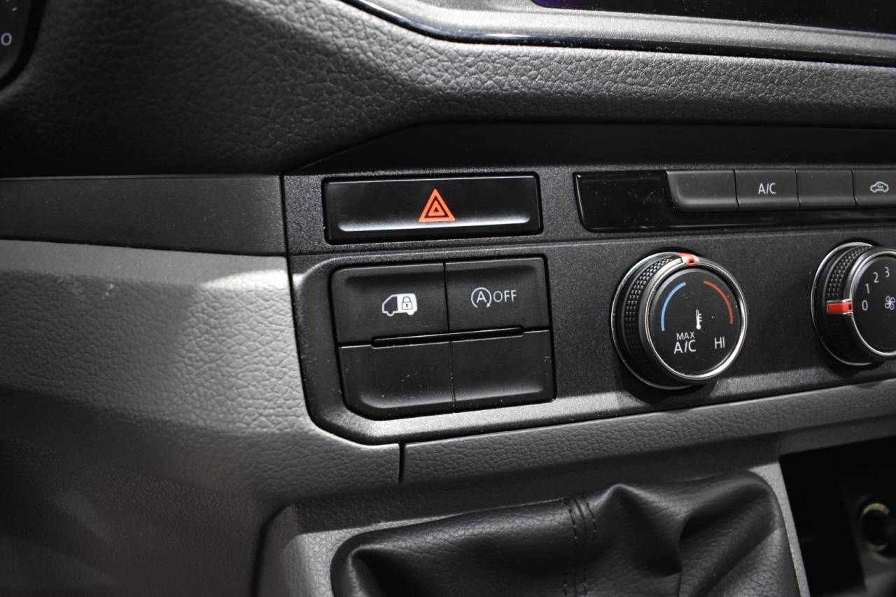 VW CRAFTER FURGÓN 30 L3H2 2.0 TDI 140 CV FWD - foto 21