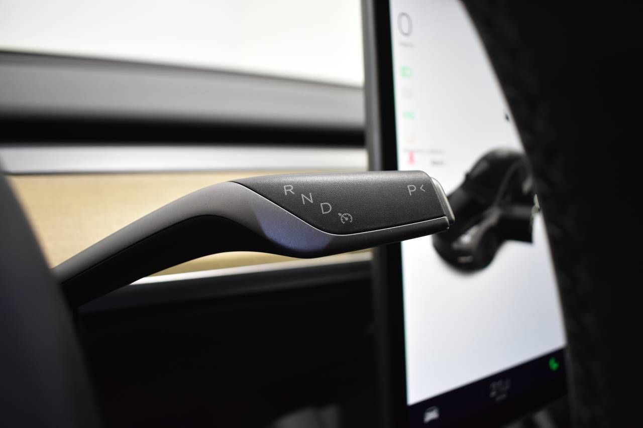 TESLA MODEL Y LONGE RANGE DUAL MOTOR AWD 514 CV - foto 37