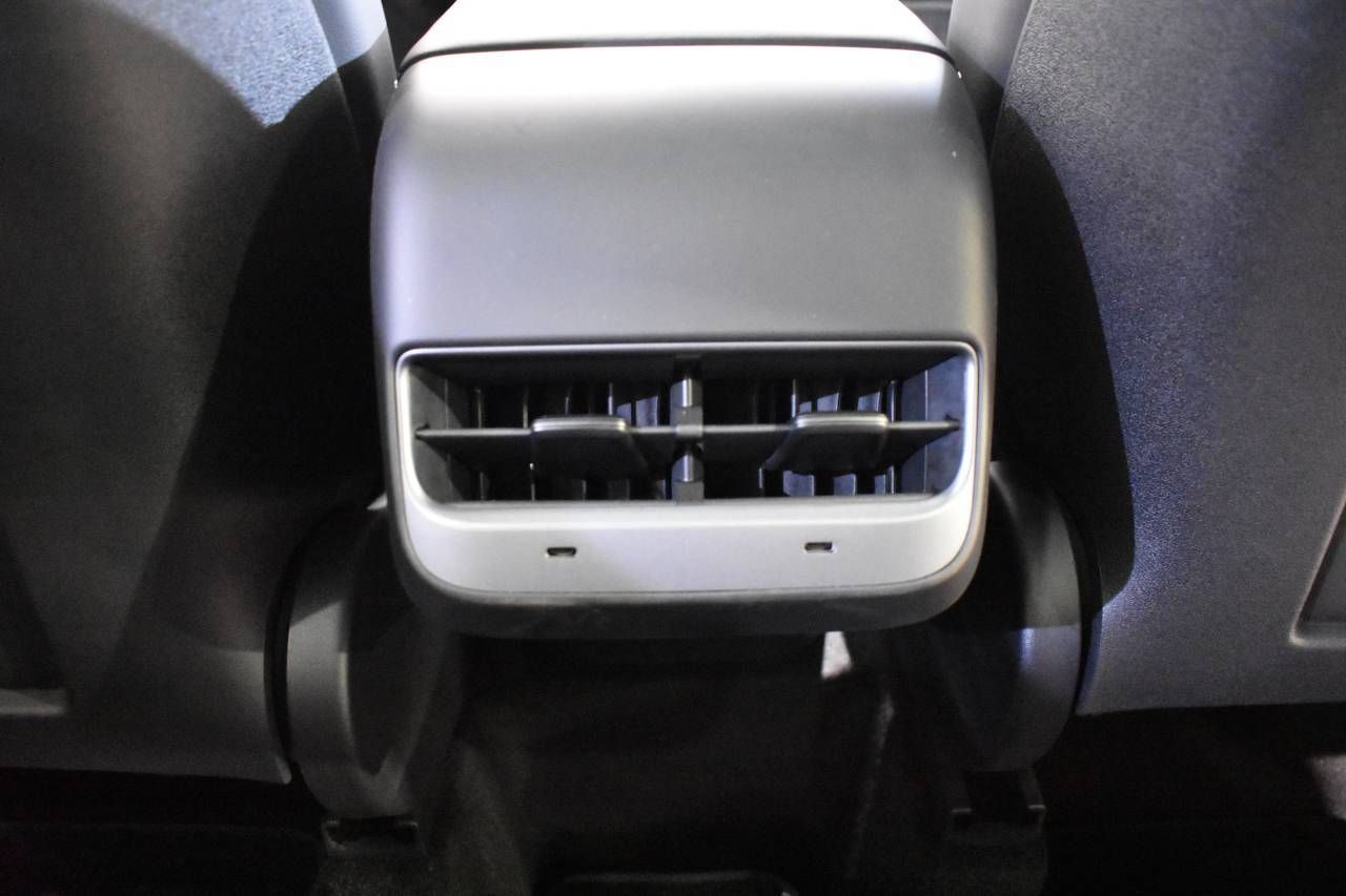 TESLA MODEL Y LONGE RANGE DUAL MOTOR AWD 514 CV - foto 28