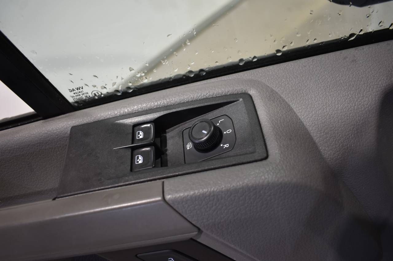 VW CRAFTER FURGÓN 35 L3H2 2.0 TDI 140 CV FWD - foto 21