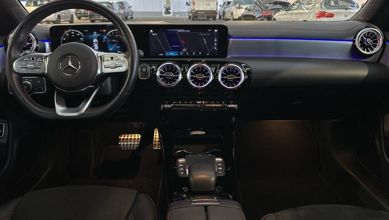 Mercedes CLA 250E SHOOTING BRAKE 8G-TRONIC AMG LINE - foto 5