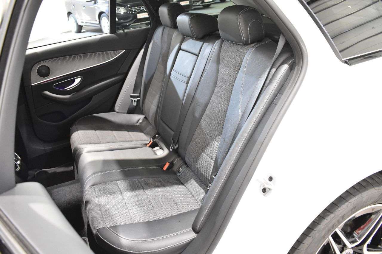Mercedes Clase E 300 DE 306 CV 4MATIC 9G-TRONIC AMG LINE - foto 29