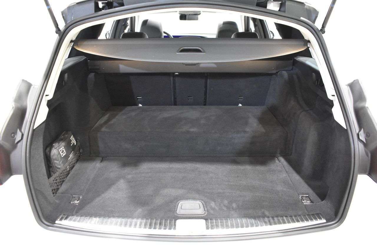 Mercedes Clase E 300 DE 306 CV 4MATIC 9G-TRONIC AMG LINE - foto 34