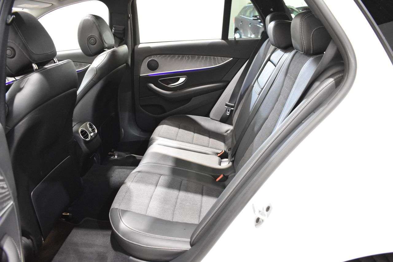 Mercedes Clase E 300 DE 306 CV 4MATIC 9G-TRONIC AMG LINE - foto 27