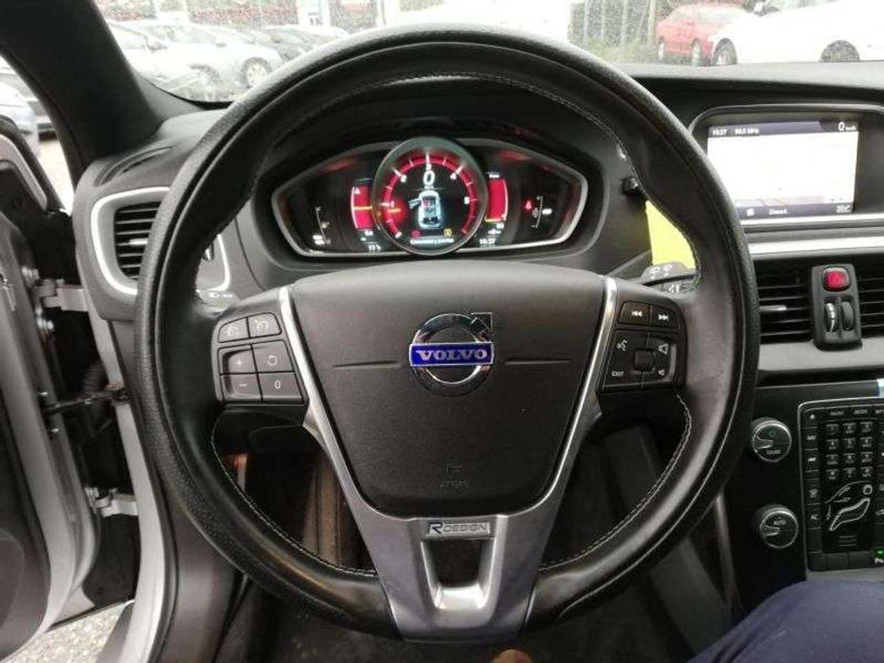 VOLVO V40 R-DESIGN 2.0 D3 150 CV - foto 10