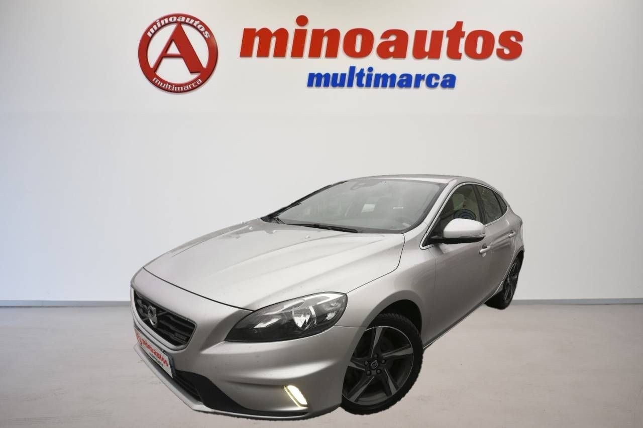 VOLVO V40 R-DESIGN 2.0 D3 150 CV - foto 2