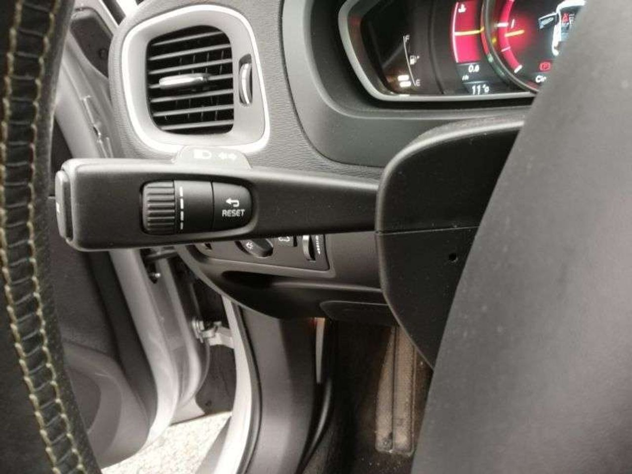 VOLVO V40 R-DESIGN 2.0 D3 150 CV - foto 14