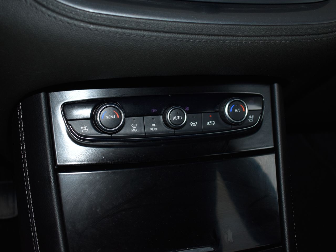 Opel Grandland X OPEL Grandland X 1.6 Turbo PHEV Ultimate - foto 23