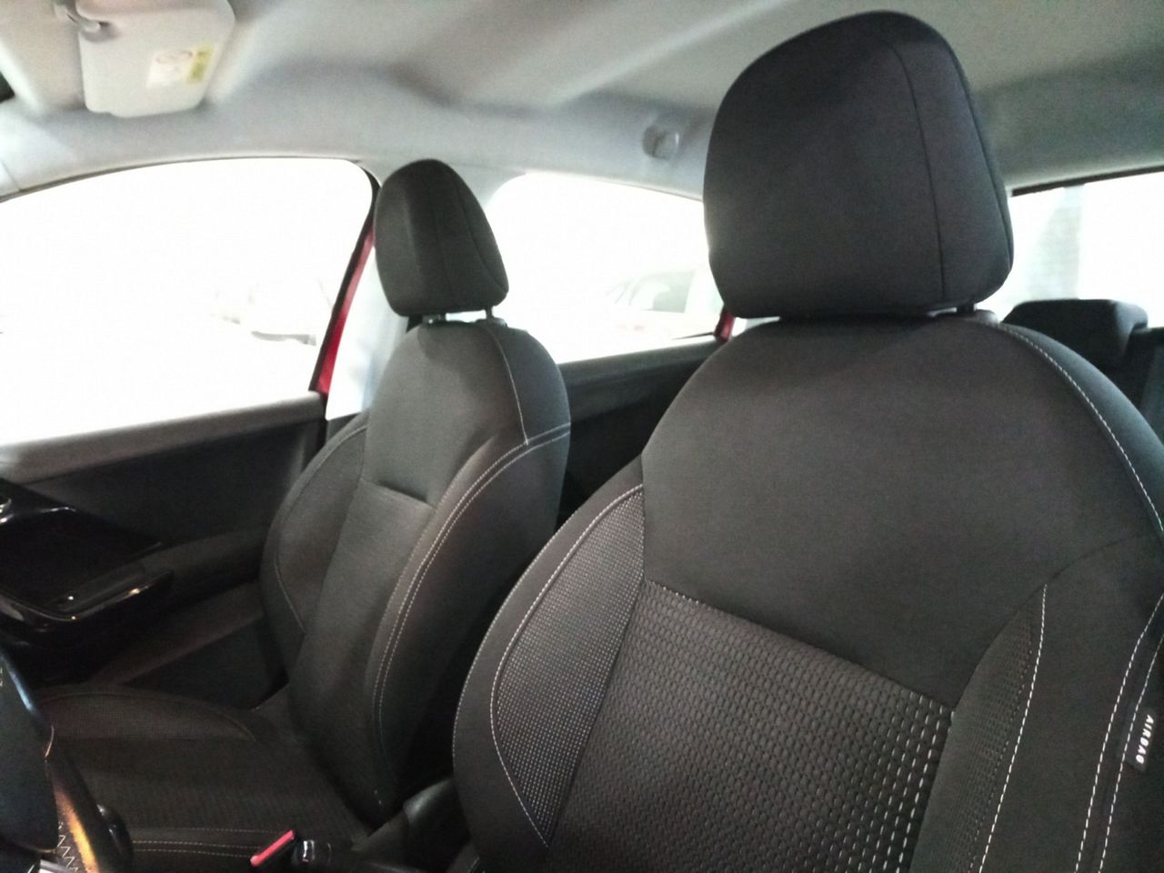 Peugeot 208 Allure - foto 19