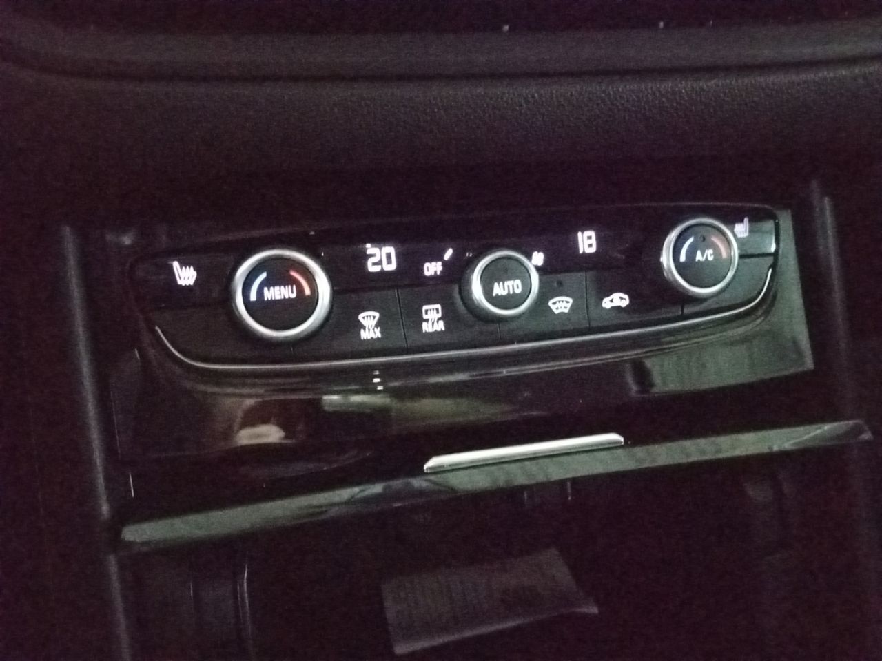 Opel Grandland X Opel Grandland X 1.6 Turbo Ultimate Auto - foto 19