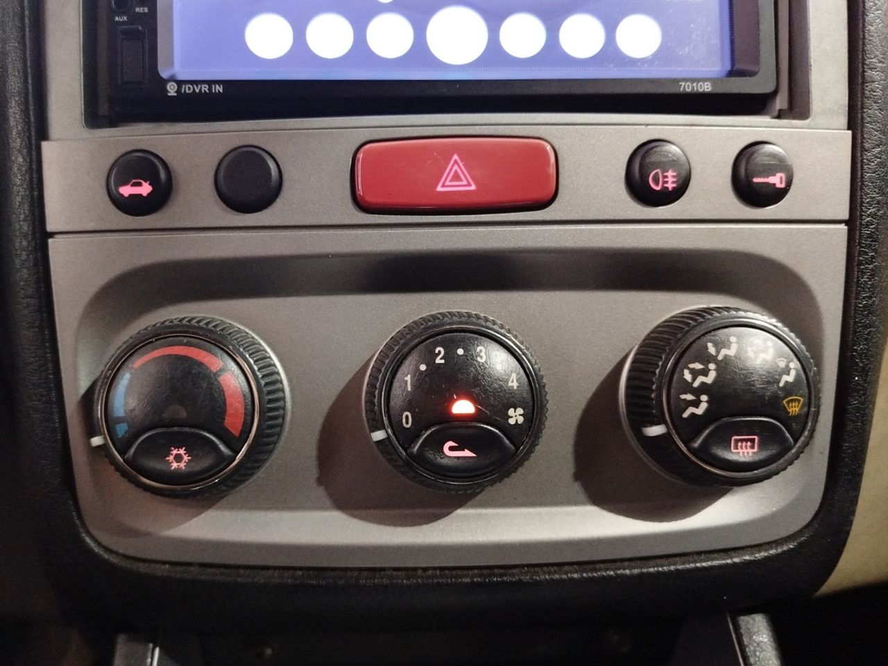 Alfa Romeo 147 1.9 JTD 120 Selective - foto 14