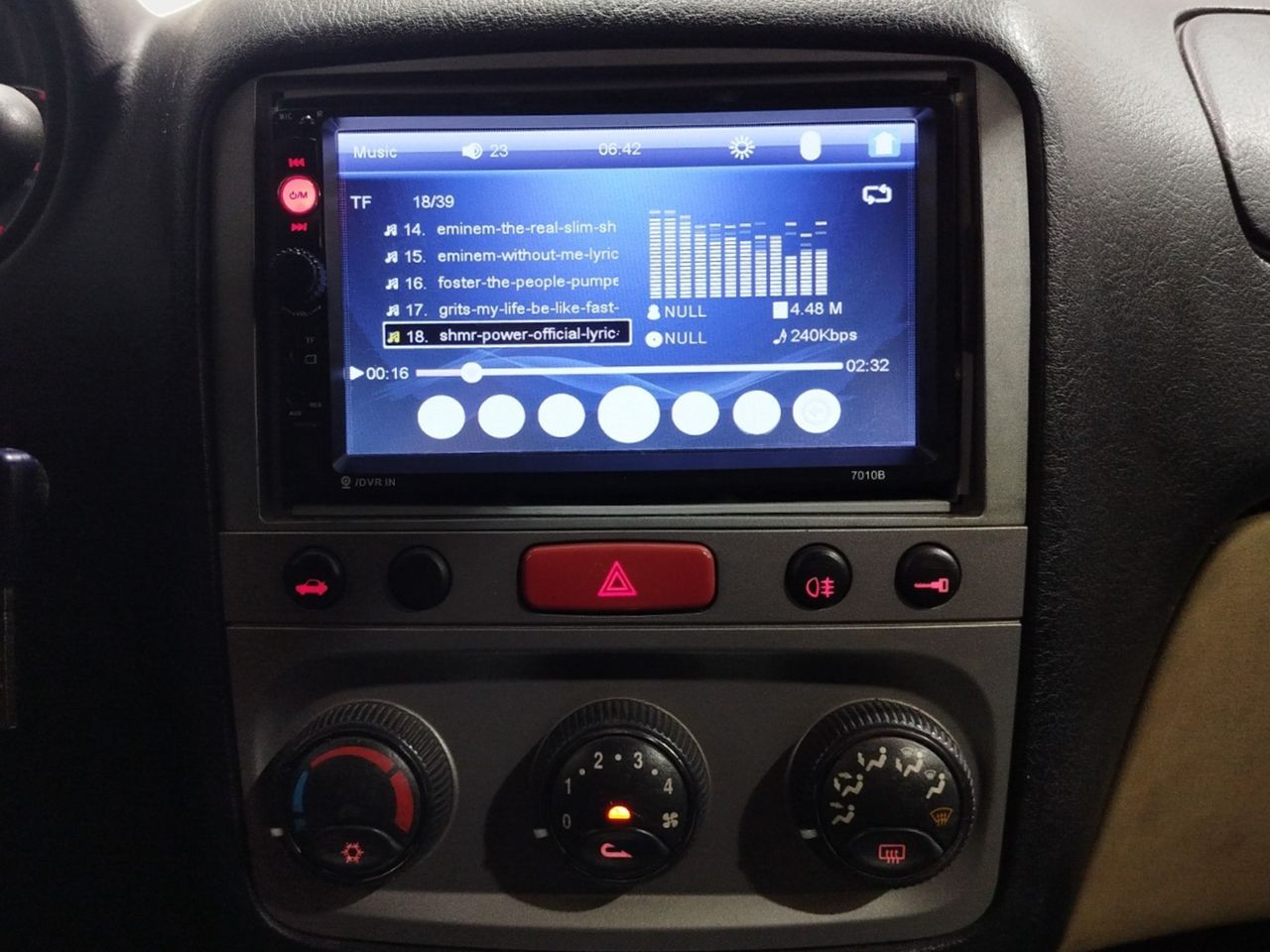 Alfa Romeo 147 1.9 JTD 120 Selective - foto 13