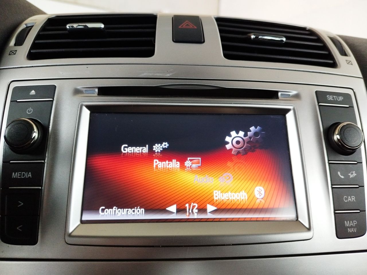 Toyota Avensis Executive - foto 15