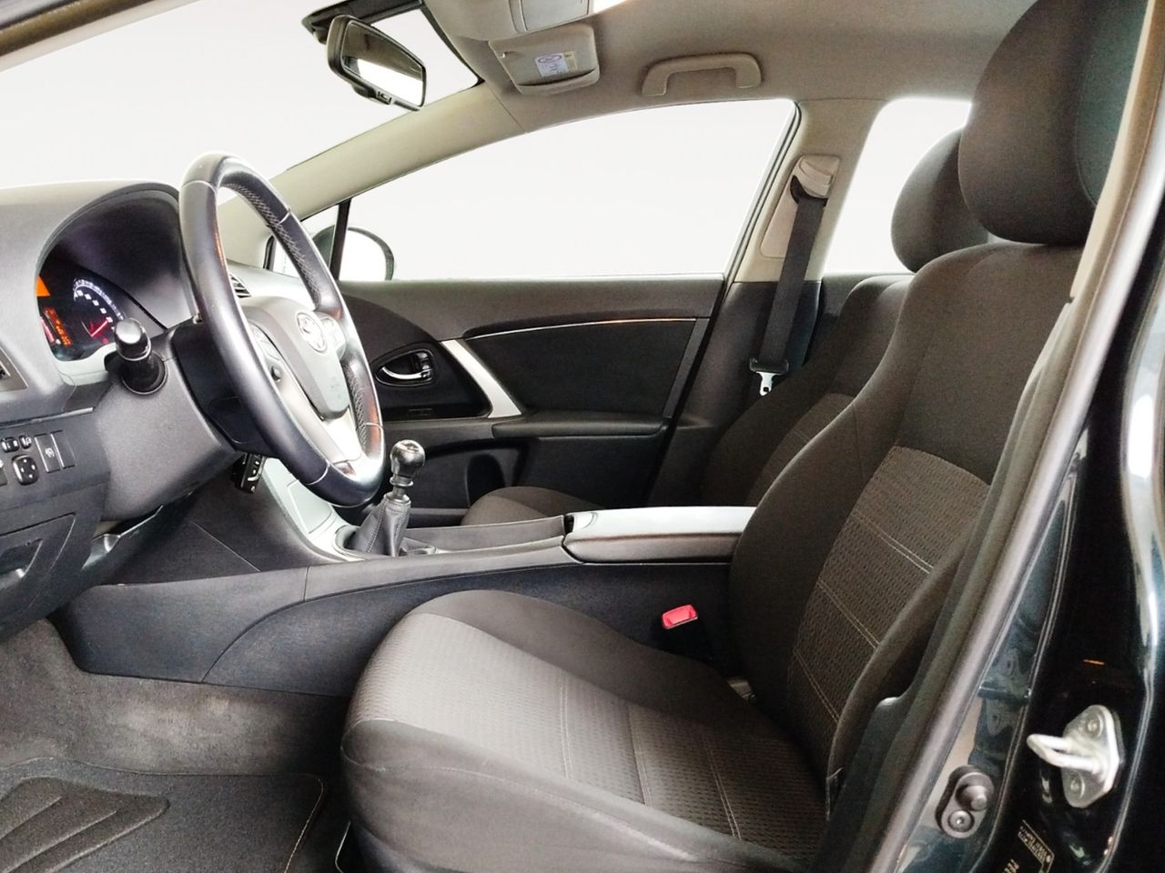 Toyota Avensis Executive - foto 9