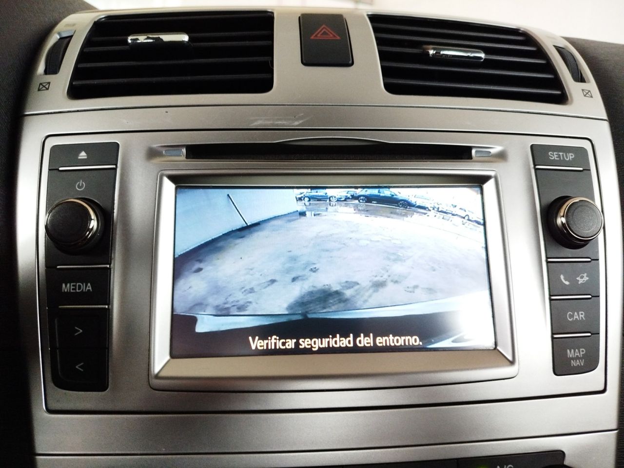 Toyota Avensis Executive - foto 18