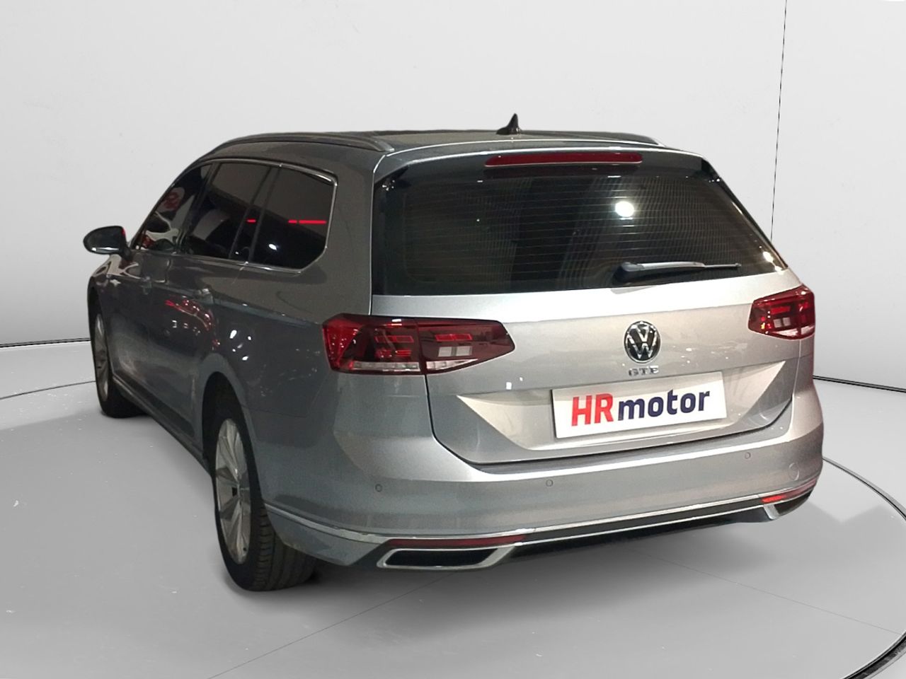 Volkswagen Passat GTE - foto 4