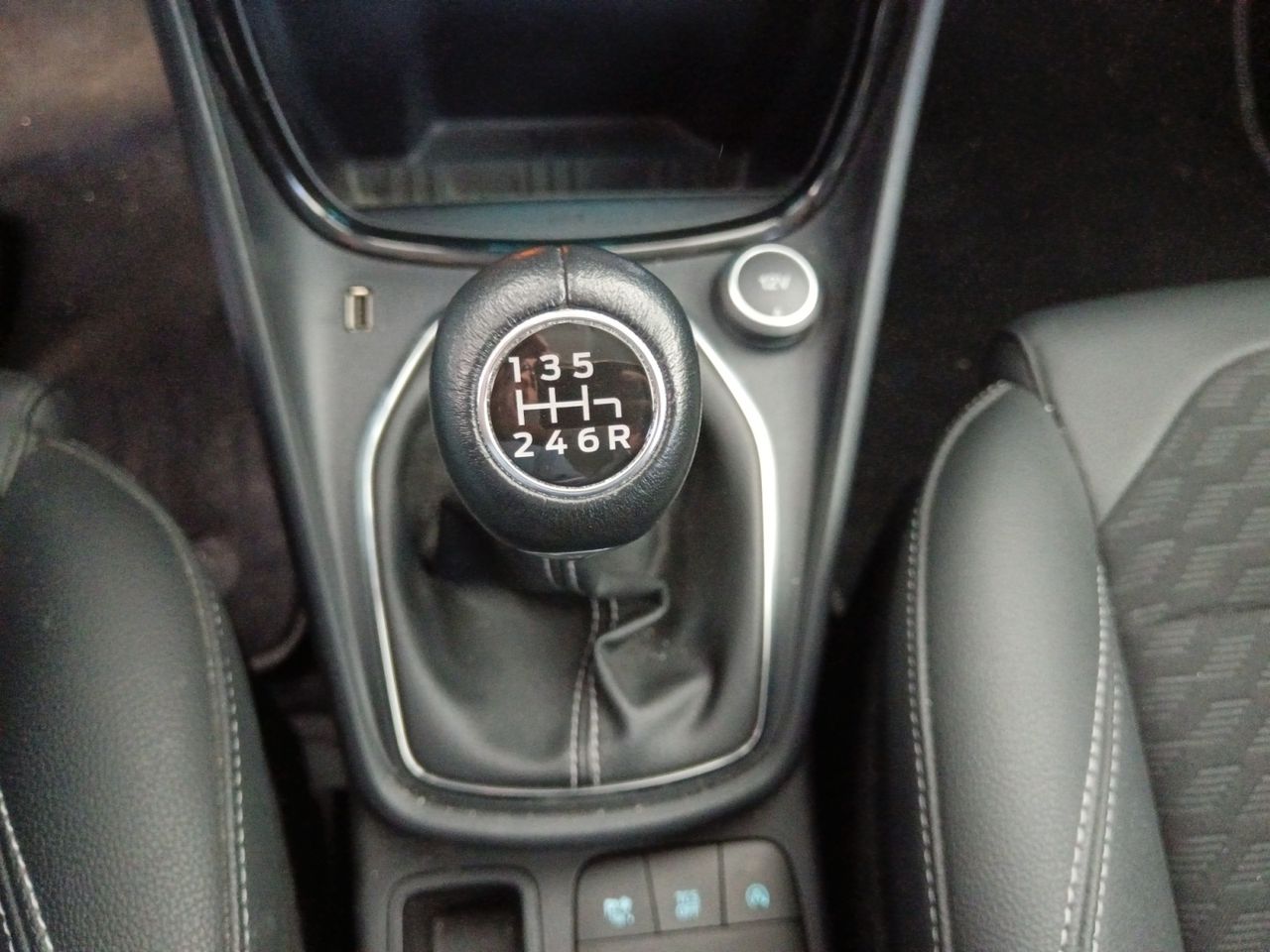 Ford Puma Hybrid Titanium - foto 12