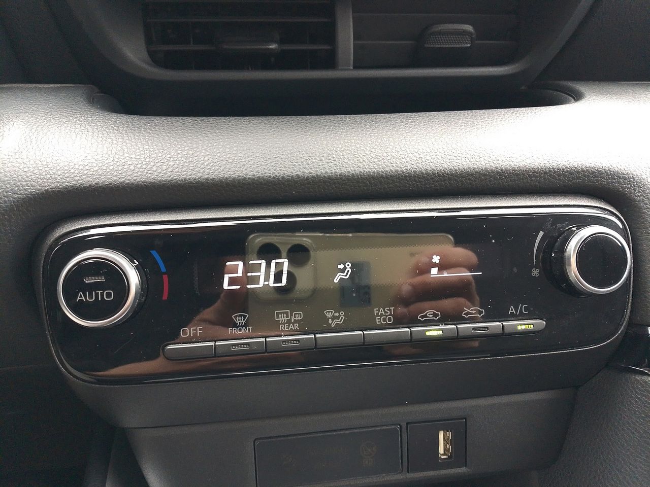 Toyota Yaris Hybrid 2WD Bussines - foto 19