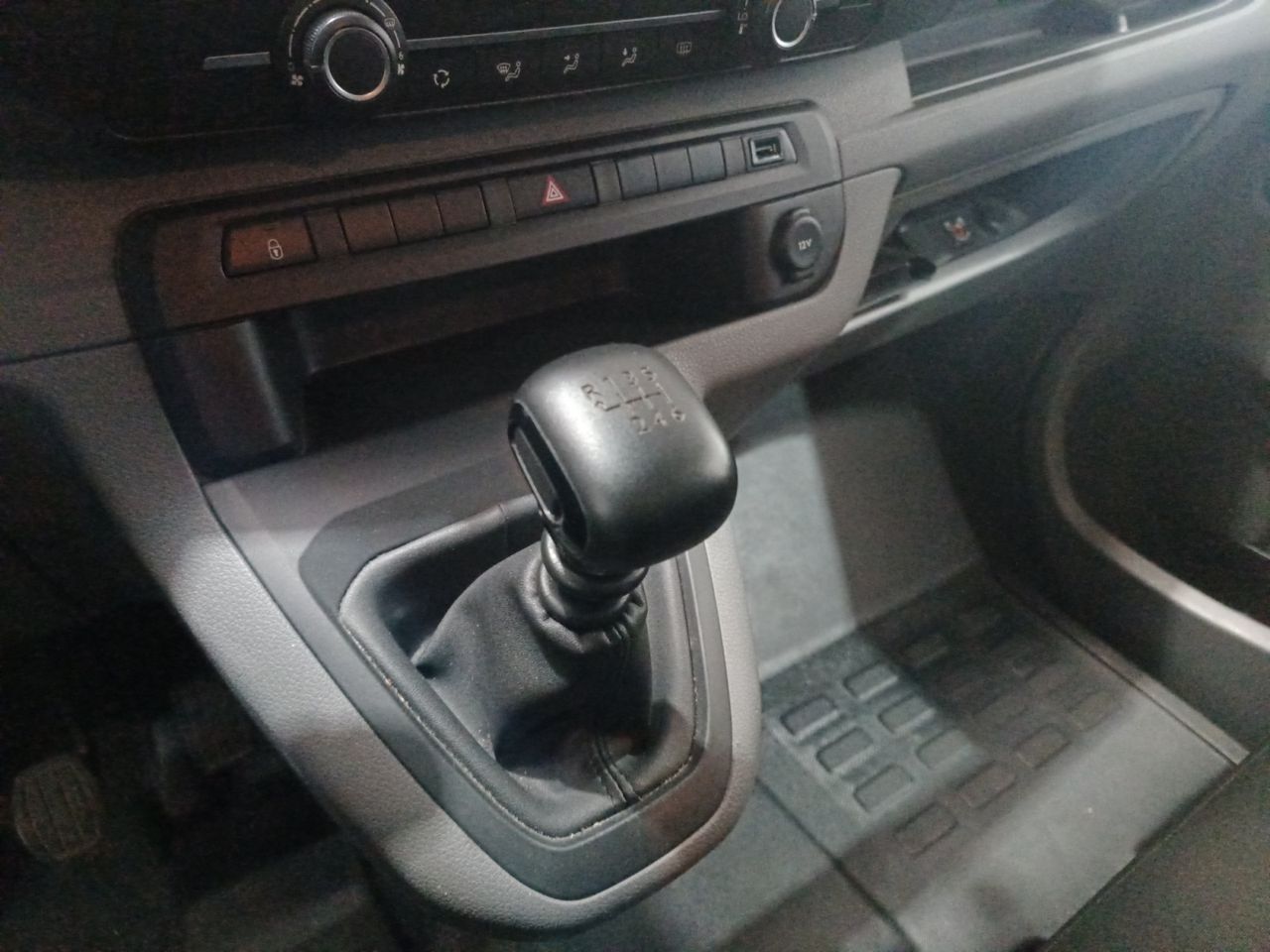 Opel Vivaro M - foto 14