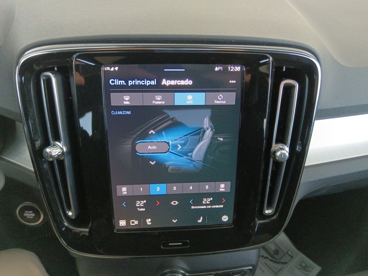 Volvo XC40 Plus Dark - foto 19