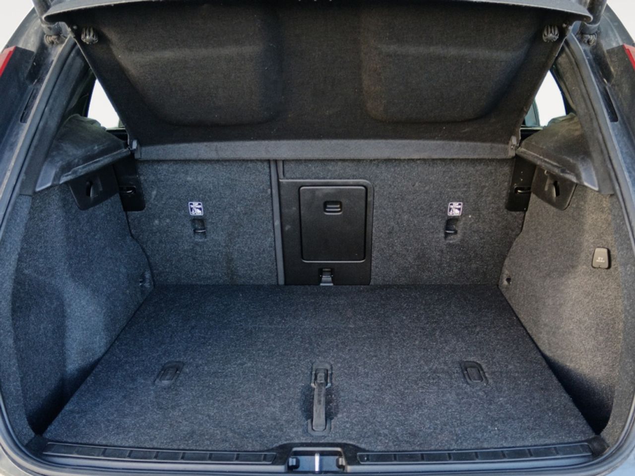 Volvo XC40 Plus Dark - foto 11