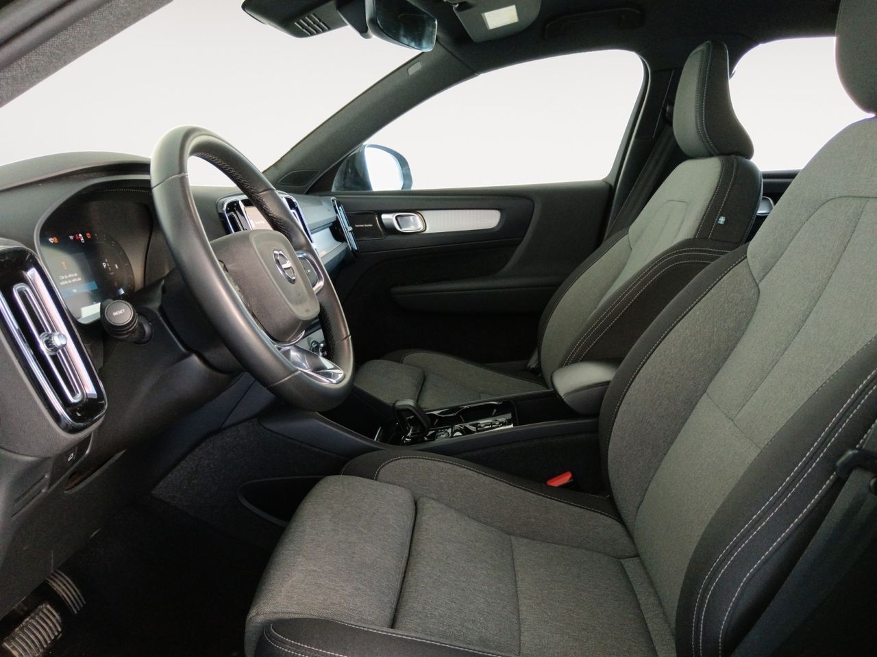 Volvo XC40 Plus Dark - foto 8