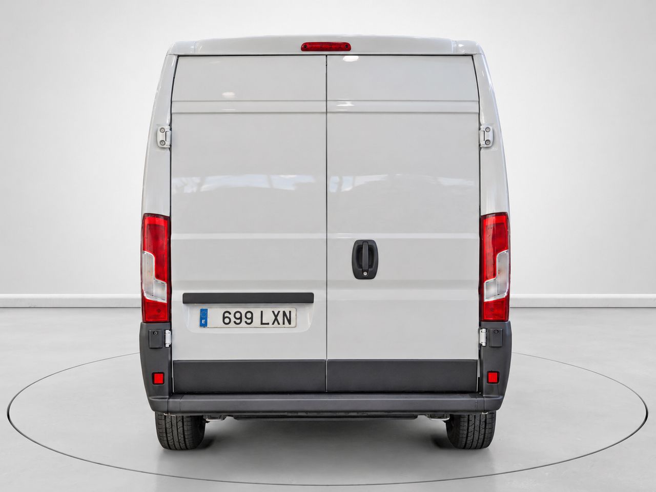 Peugeot Boxer Furgon BlueHDi 140 S&S 335 L2H2 103 kW (140 CV - foto 4