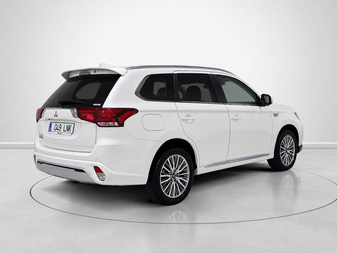 Mitsubishi Outlander 2.4 PHEV Kaiteki 4WD Auto 165 kW (224 C - foto 3
