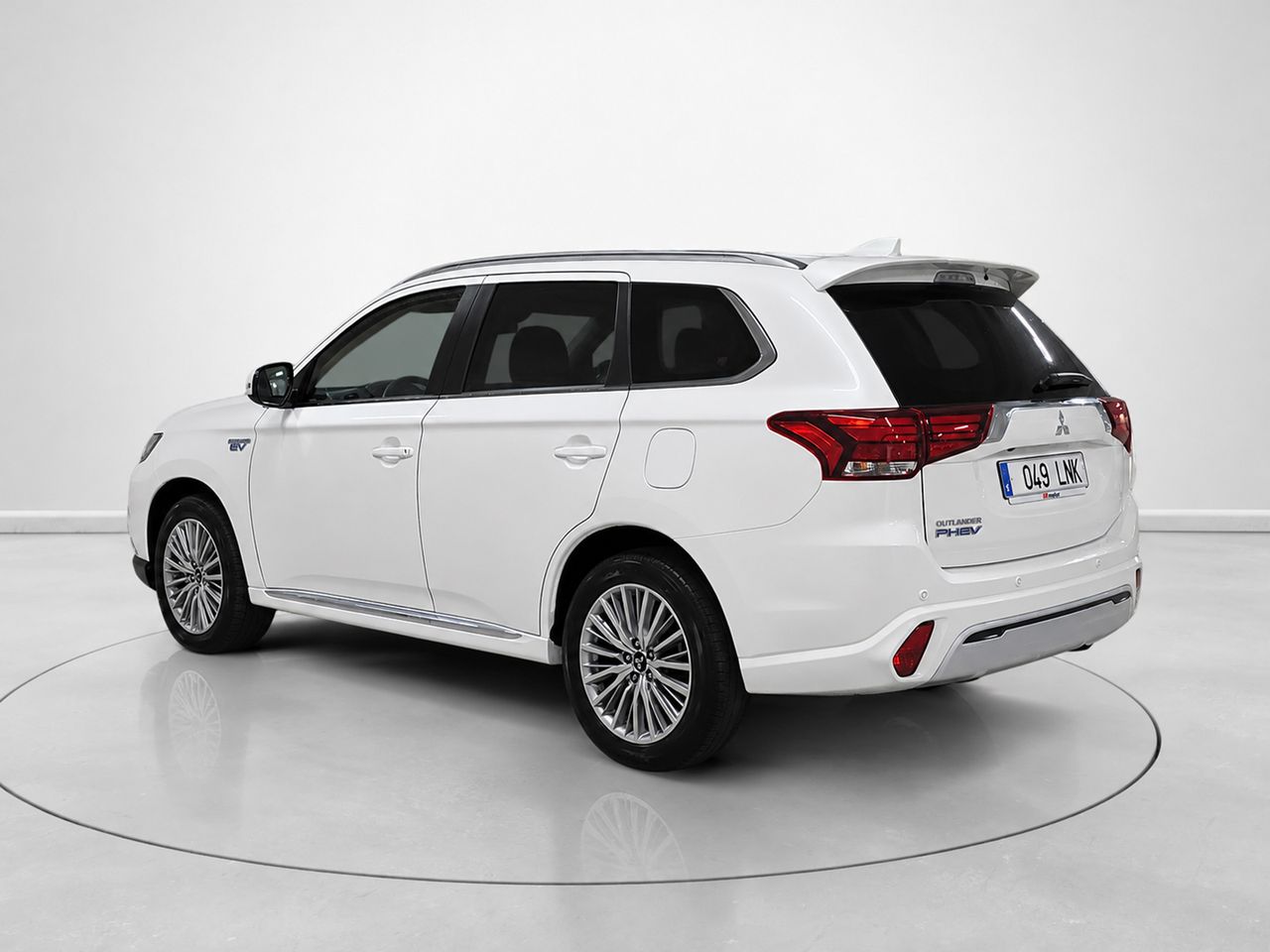 Mitsubishi Outlander 2.4 PHEV Kaiteki 4WD Auto 165 kW (224 C - foto 5