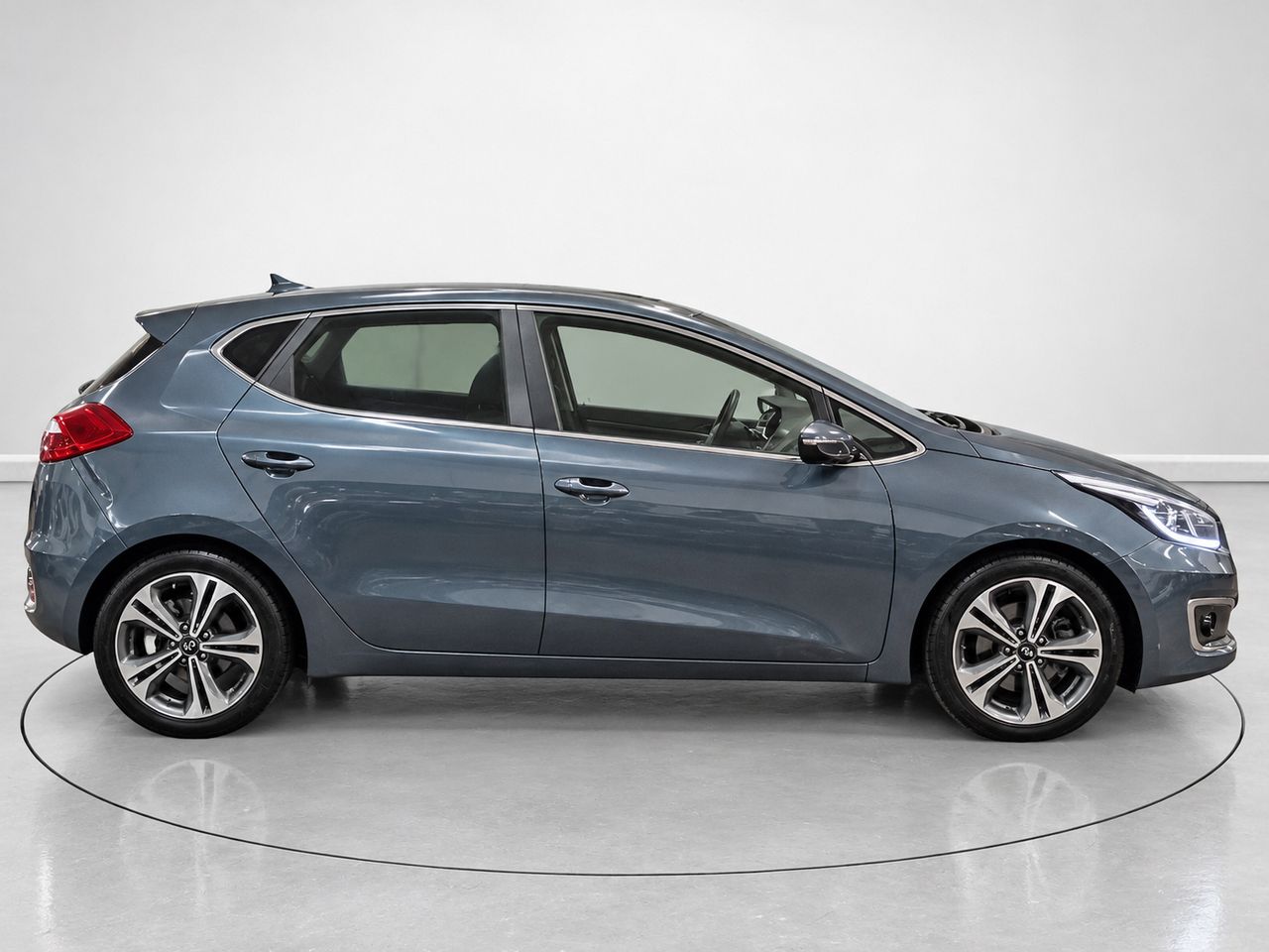 Kia Ceed 1.6 CRDi VGT x-Tech16 Eco-Dynamics 100 kW (136 CV) - foto 2