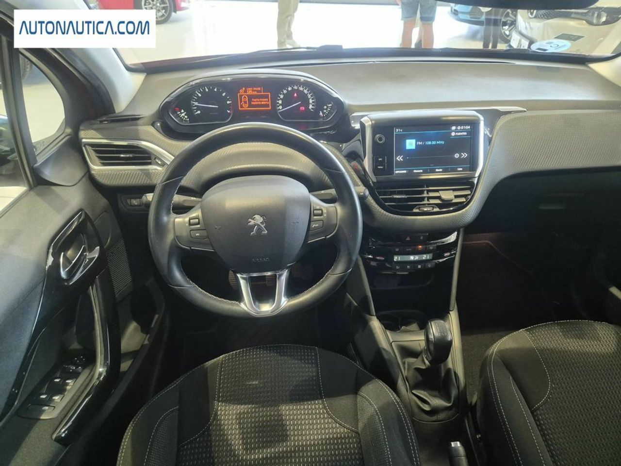 peugeot 208 2019 / foto grande (2)