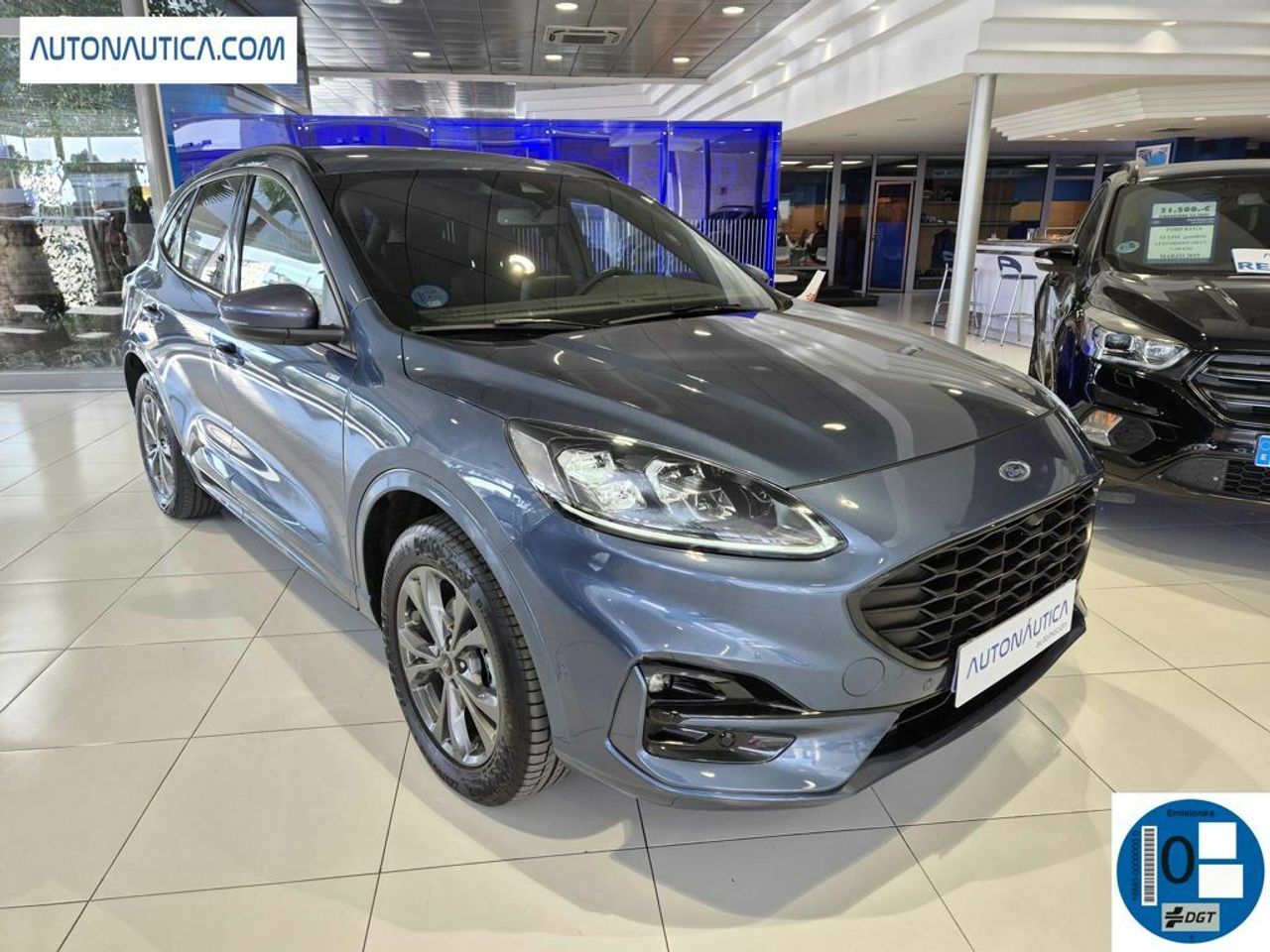 Automovil automatico negro  de segunda mano - ford kuga 2022 /
