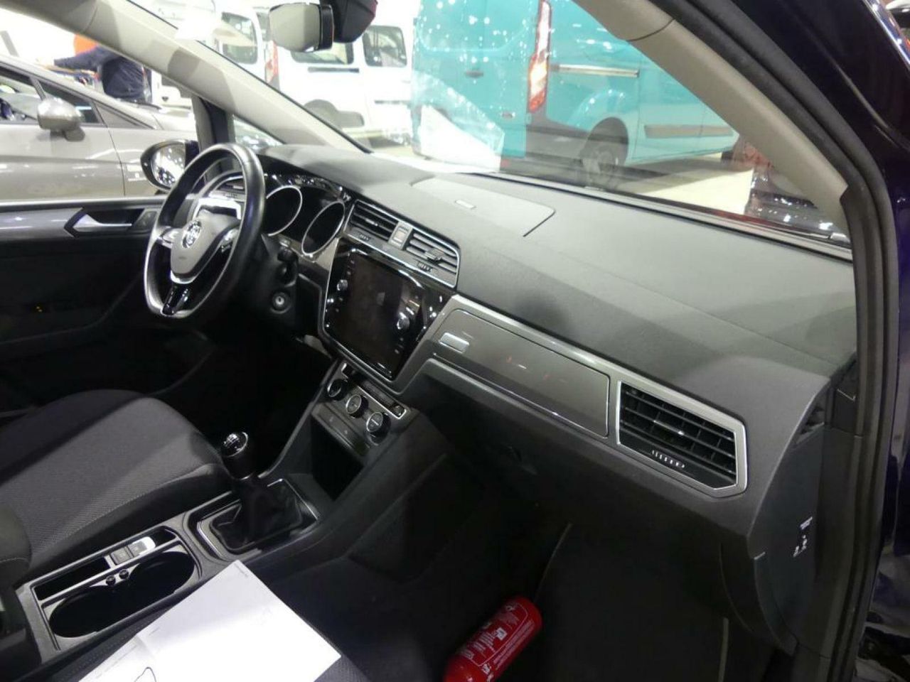 volkswagen touran 2018 / foto grande (3)